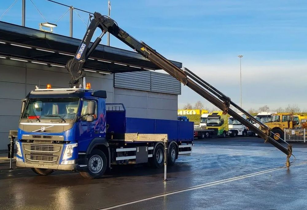 017 Volvo FM 450 6x2 - HMF Crane Flatbed