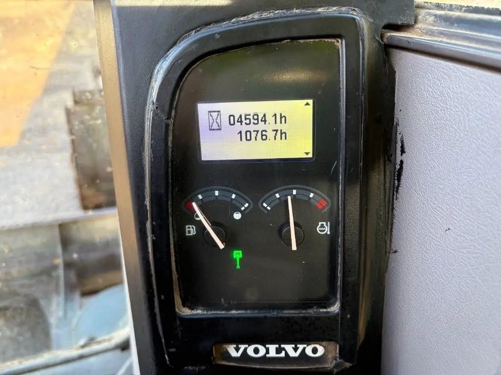 2017 Volvo ECR 88 D - Midi Excavator (Zero Tail)